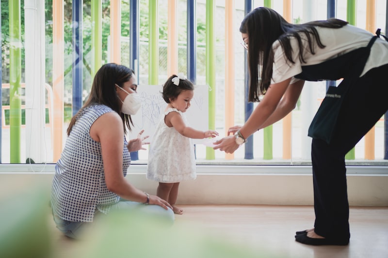 Bebé aprendiendo en bambolino Colegio Cumbres Oaxaca