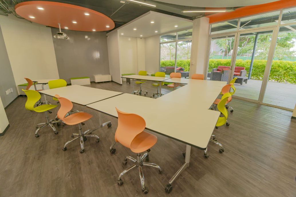 Instalaciones interior salón secundaria Colegio Cumbres Oaxaca